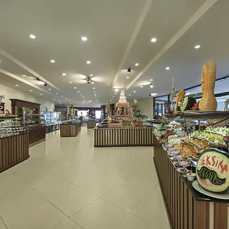 度假村 德尔芬宫酒店 5*