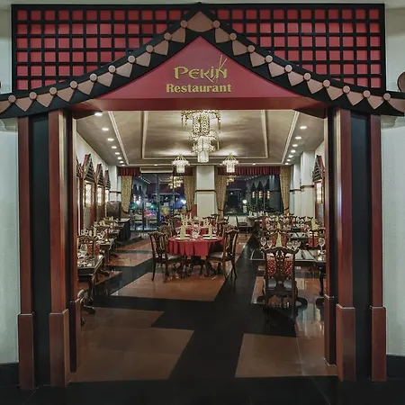 德尔芬宫酒店 度假村